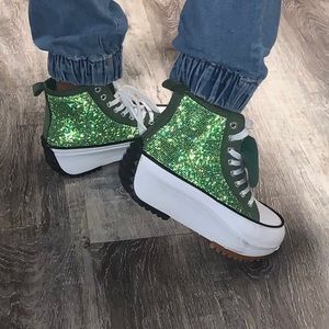 Women’s fashion sneaker